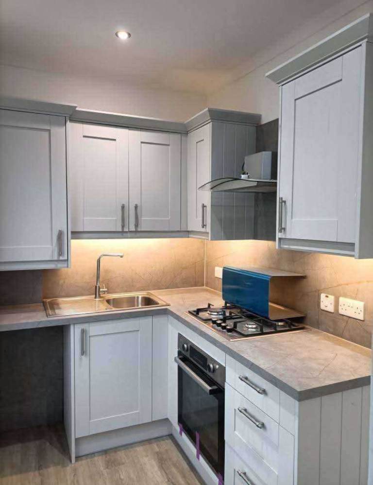 4 bed double upper villa for rent Colinton Mains 