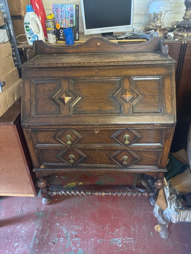 Vintage Wooden Bureau Desk with Drawers – Good Condition