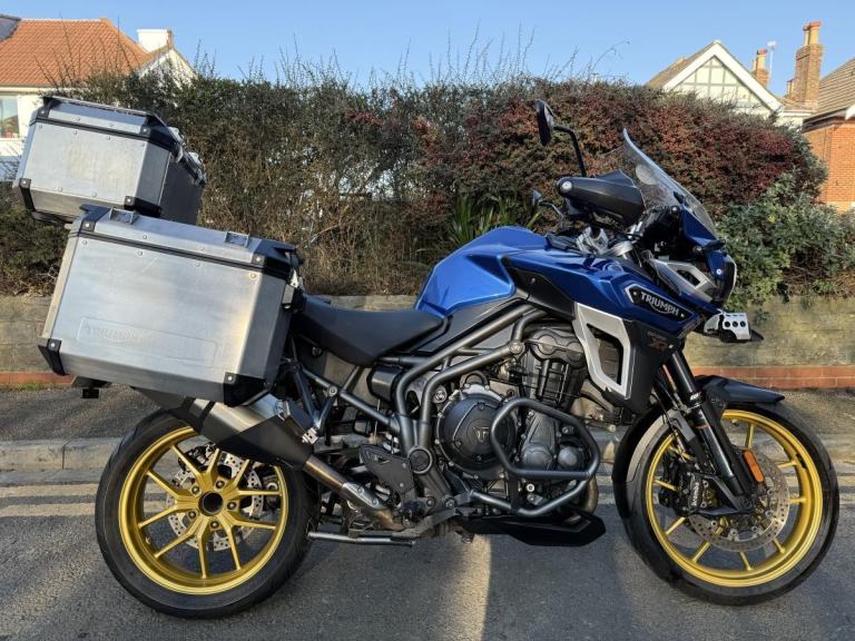 TRIUMPH EXPLORER XRX 2016