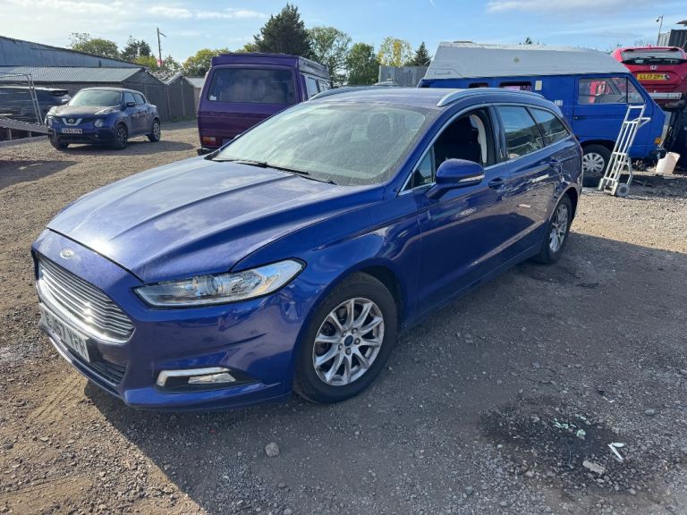 Ford mondeo mk5 estate 2.0 tdci 2018 blue BREAKING FOR PARTS 