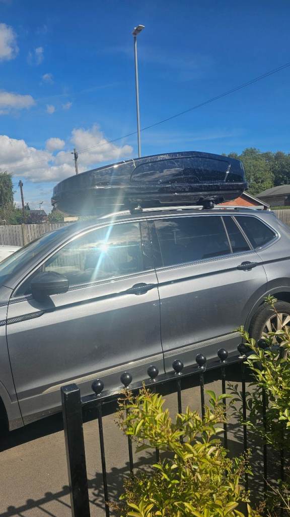 Roofbox and bar
