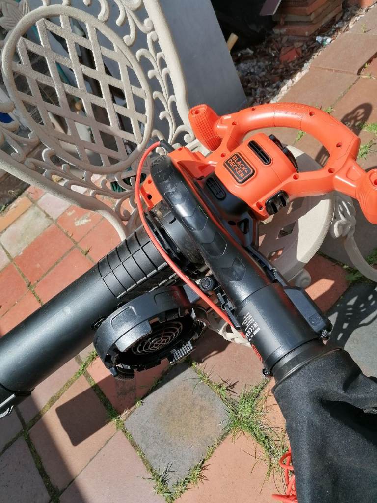 BLACK+DECKER Leaf Blower / Vacuum – Good Working Order