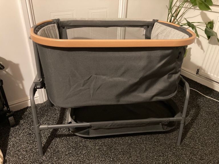 Maxi Cosi Iora co-sleeper crib