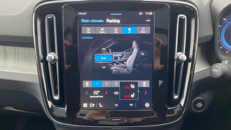 2024 Volvo XC40 2.0 B3P Ultra Dark 5dr Auto ESTATE PETROL Automatic