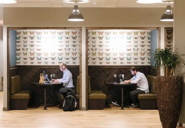 *Moorgate* Private Serviced Offices: Units from 2 to 70 desks for rent EC2