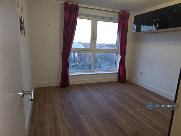 2 bedroom flat in Alencon Link, Basingstoke, RG21 (2 bed) (#2666977)