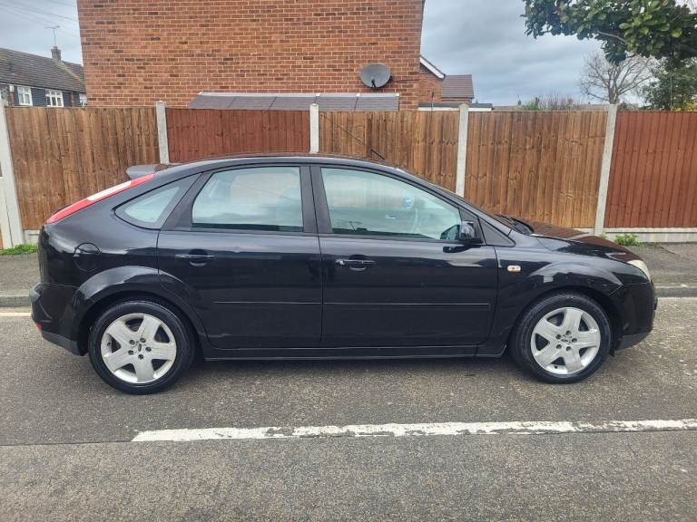 Ford focus automatic 1.6 style 2007 . New brakes mot January 