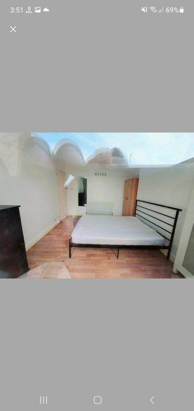 Big Double room near colindale station