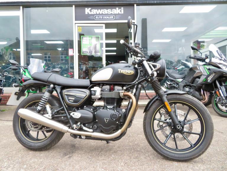 2021 Triumph STREET TWIN 900 GOLD LINE EDITION  Petrol Manual
