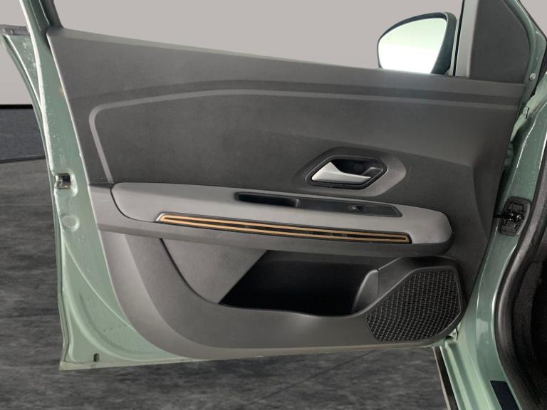 2024 Dacia Sandero Stepway 1.0 TCe EXTREME Hatchback 5dr Petrol Manual Euro 6 (s/s) (90 ps) - NAV...