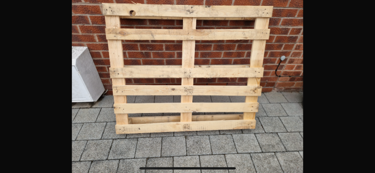 FREE wooden pallet 