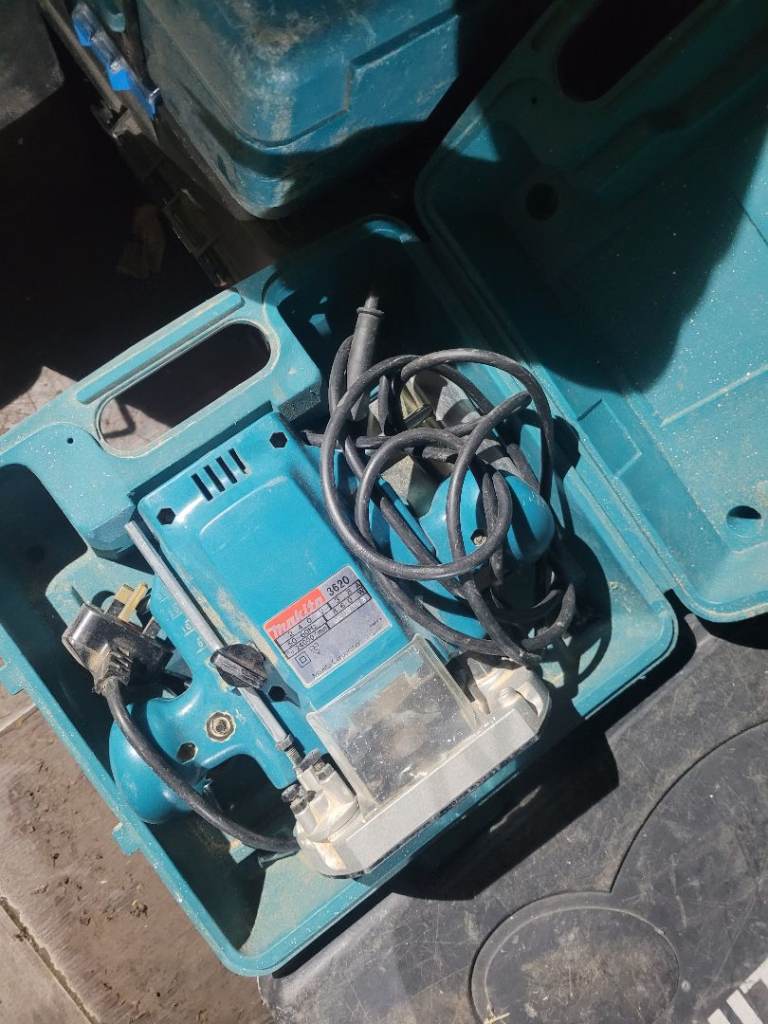 Small makita router drill ideal for use with hinge jig 110v in box