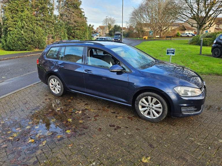 Volkswagen golf 1.6tdi bluemotion technology economy model estate £20 ayear tax FSH