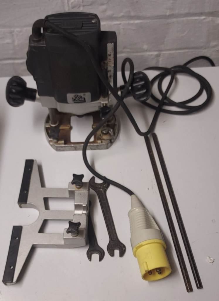 ELU Mof 96/10 110V 600W Router