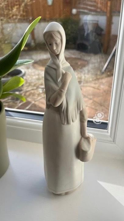 Vintage Tang Milkmaid Figurine
