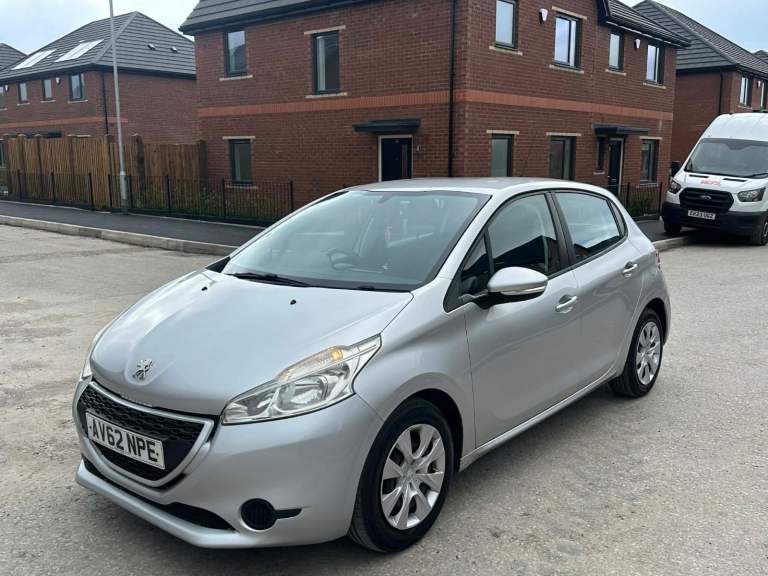 Peugeot, 208, Hatchback, 2012, Manual, 1398 (cc), 5 doors
