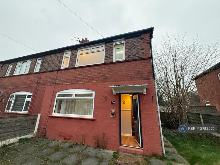 3 bedroom house in Royton Avenue, Sale, M33 (3 bed) (#2783575)