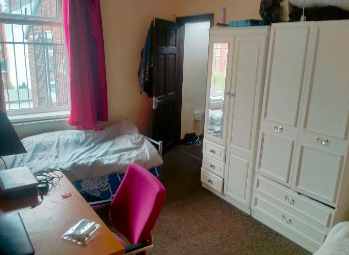 Room for rent in M19 