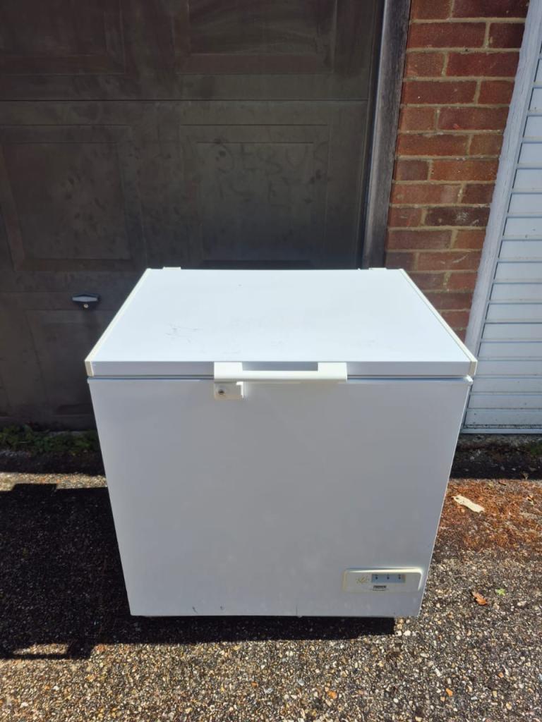 Chest freezer in excel Condition