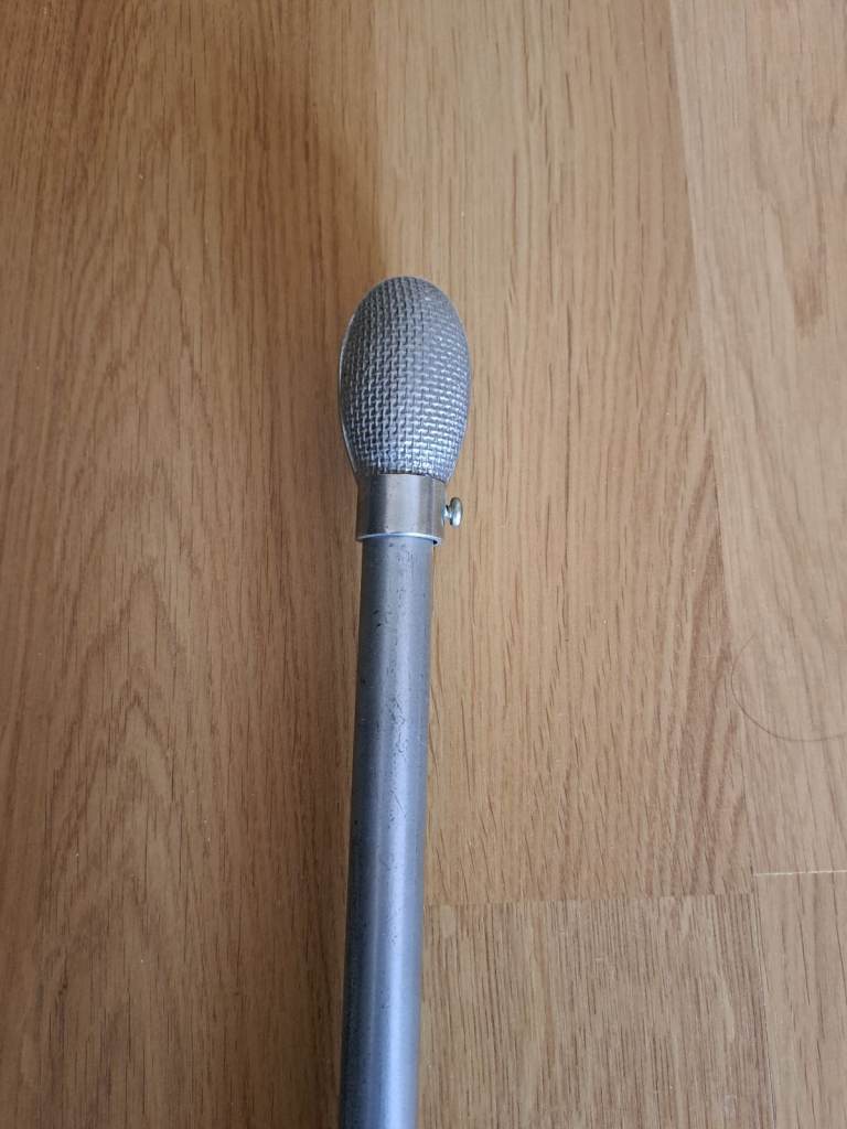 Curtain pole extebdable
