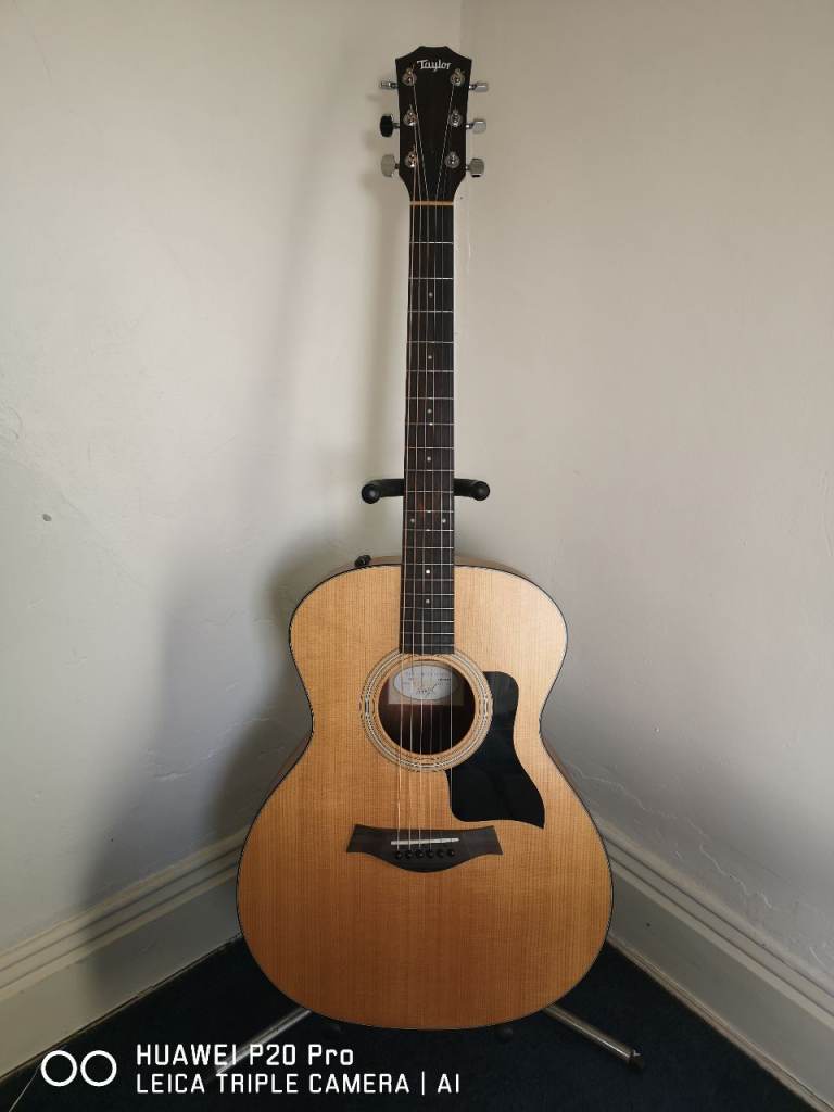 Taylor Acoustic Guitar 114e