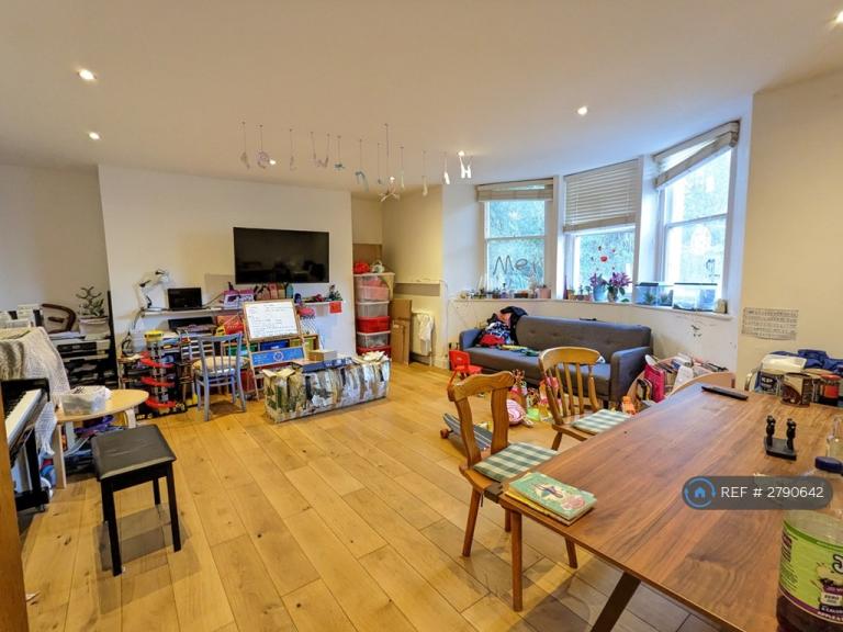 3 bedroom flat in Bristol, Bristol, BS6 (3 bed) (#2790642)