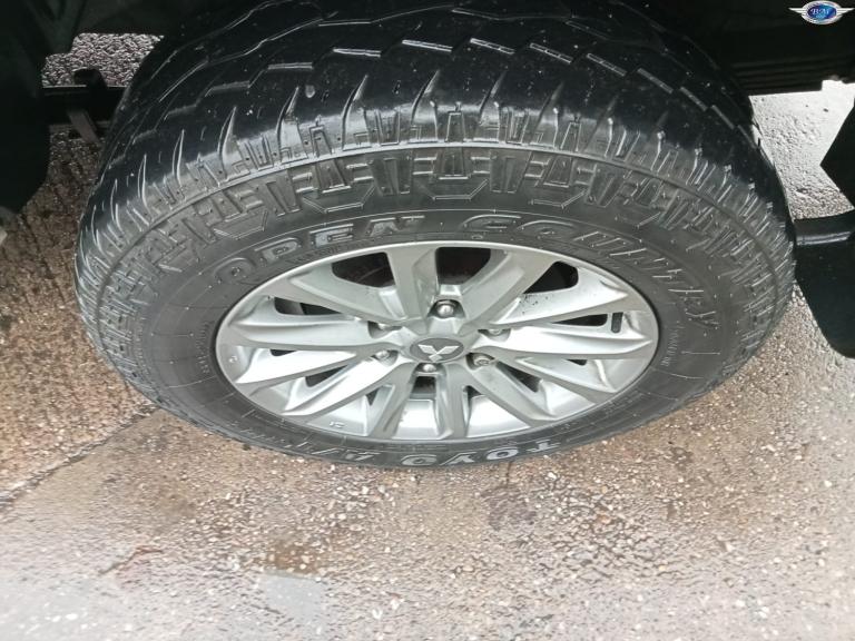 MITSUBISHI L200 2.4 DI-D DC Titan White Manual Diesel 2017