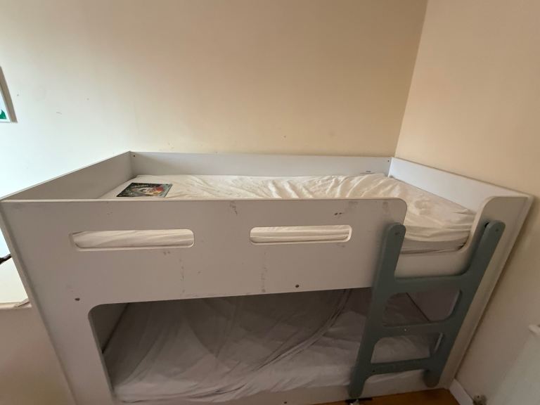 Free double bunk