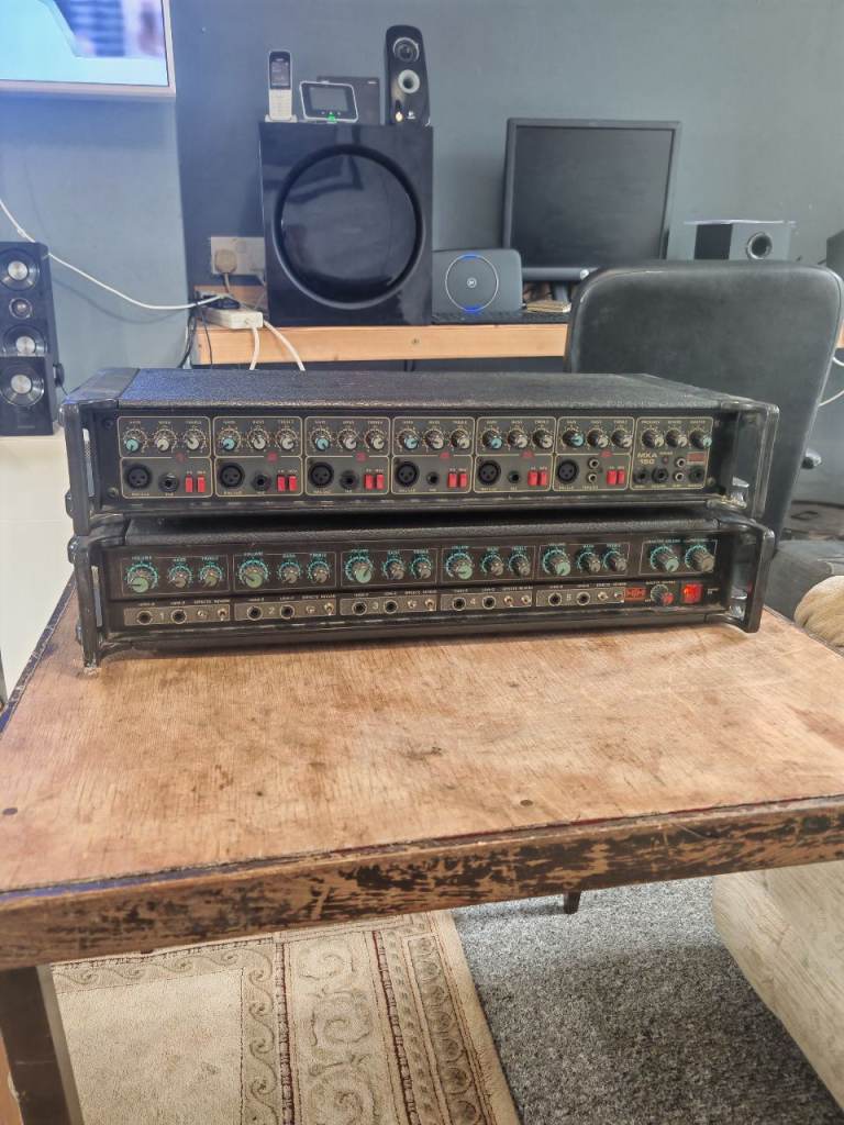 image for HH MIXERS AMPS 2X