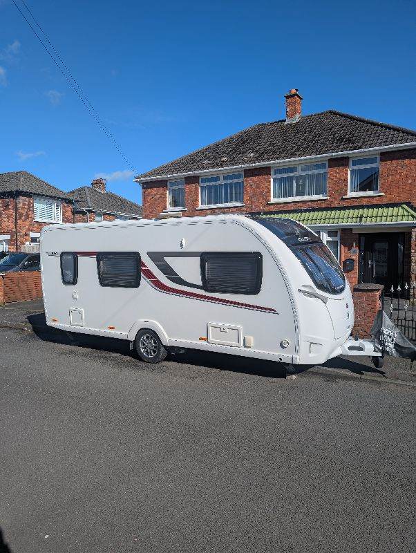 2016 Swift Conqueror 530 (four-berth)
