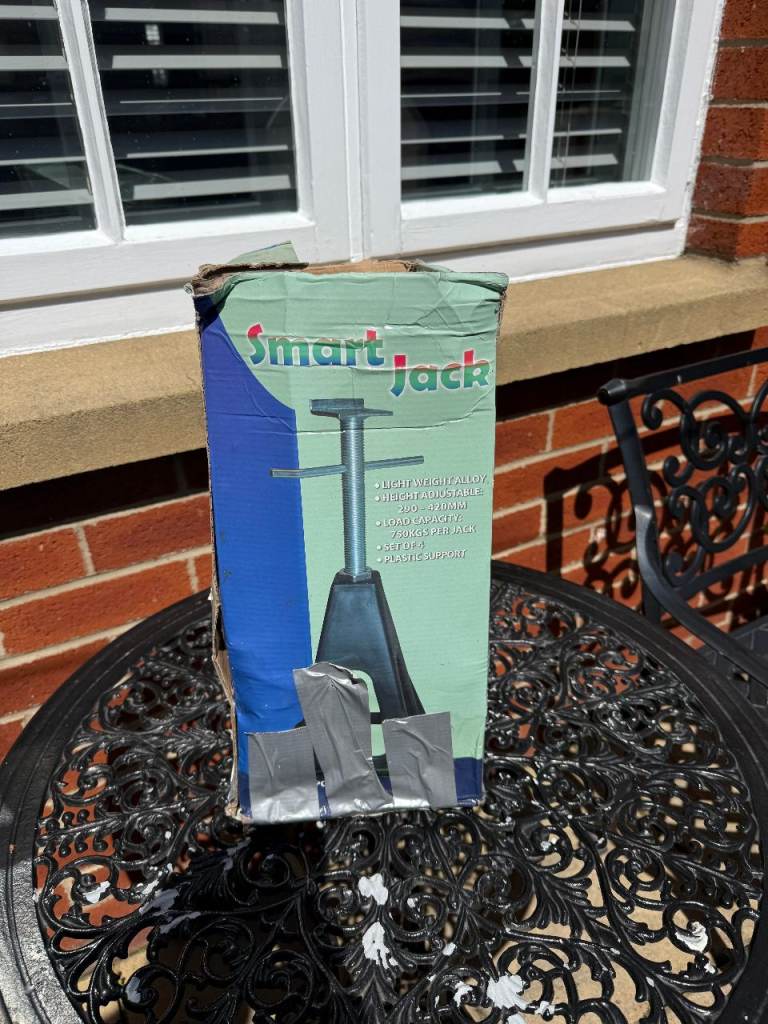 Smart Jack lightweight axle stands