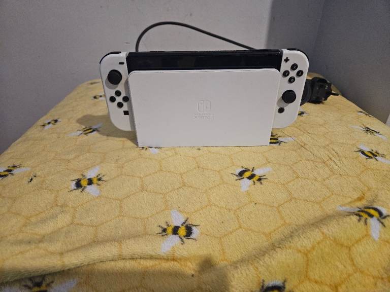 image for Nintendo Switch Oled 64GB