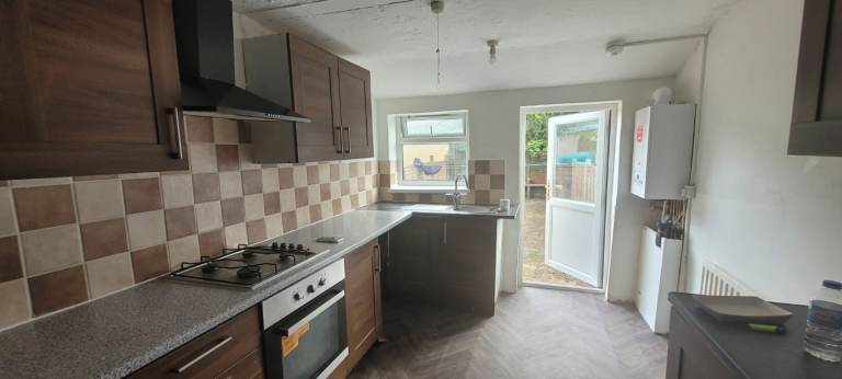 3/4 BEDROOM HOUSE WITH GARDEN EAST HAM