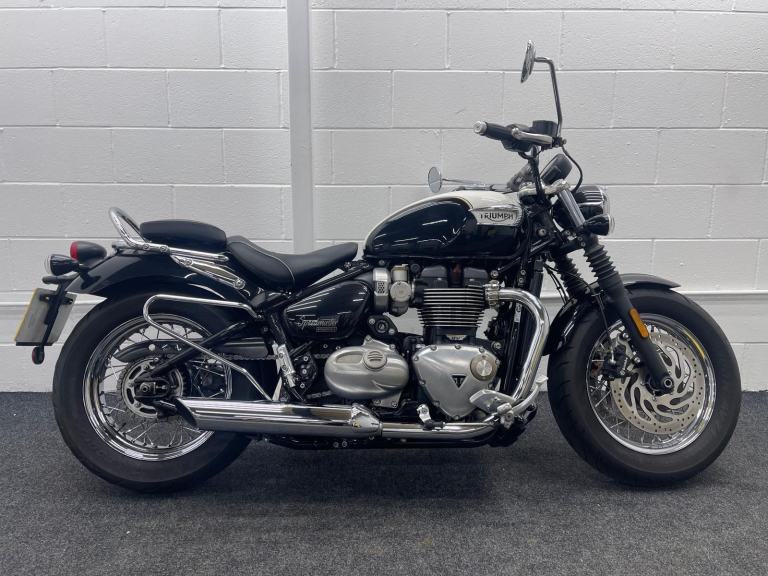 TRIUMPH SPEEDMASTER 1200 ABS * 6485 miles - March 27 MOT - All Keys and Books *