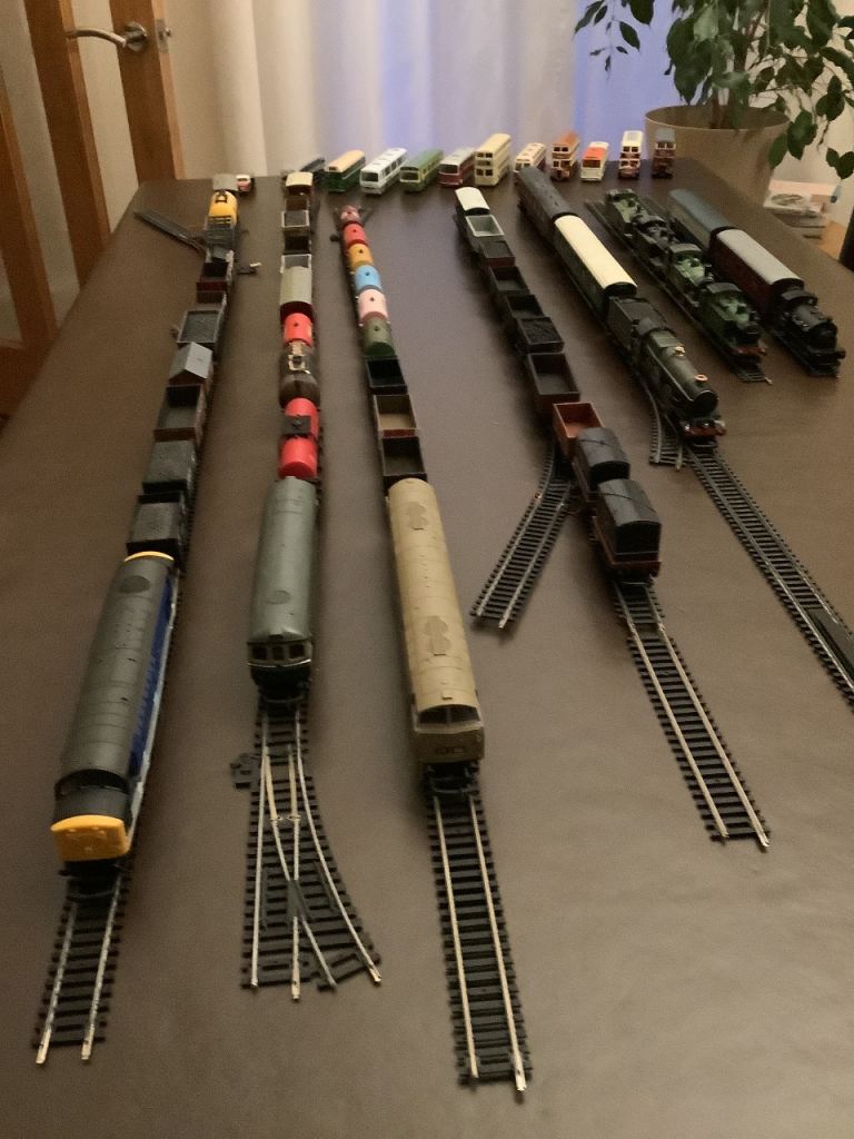 00 Gauge Trains