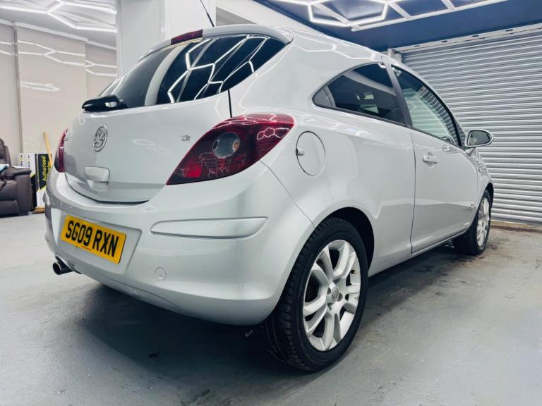 2009 Vauxhall Corsa 1.2i 16v SXi 3dr HATCHBACK Petrol Manual - Image 3