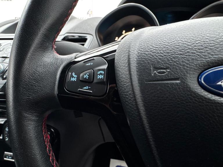 2015 Ford Fiesta 1.0 EcoBoost 140 Zetec S Red 3dr HATCHBACK PETROL Manual