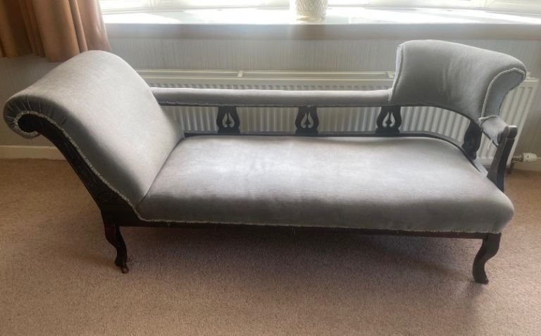 Lovely Grey Fabric Chaise Longue – Good Condition
