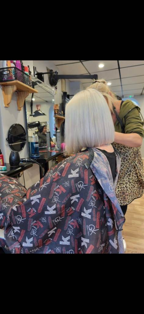 Chair to Rent in Established Busy Hackney Salon | London Fields | Keep 100% of Your Earnings