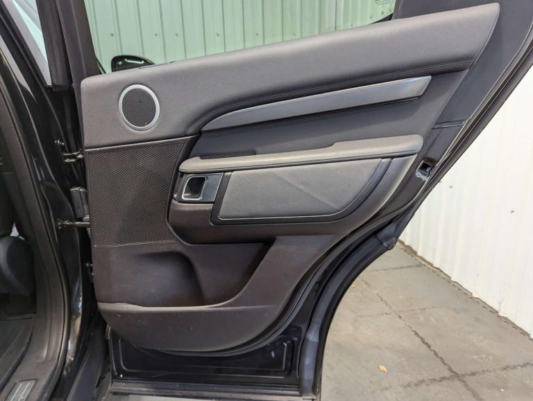 2017 Land Rover Discovery 3.0 Discovery HSE TD6 Auto 4WD 5dr SUV Diesel Automatic