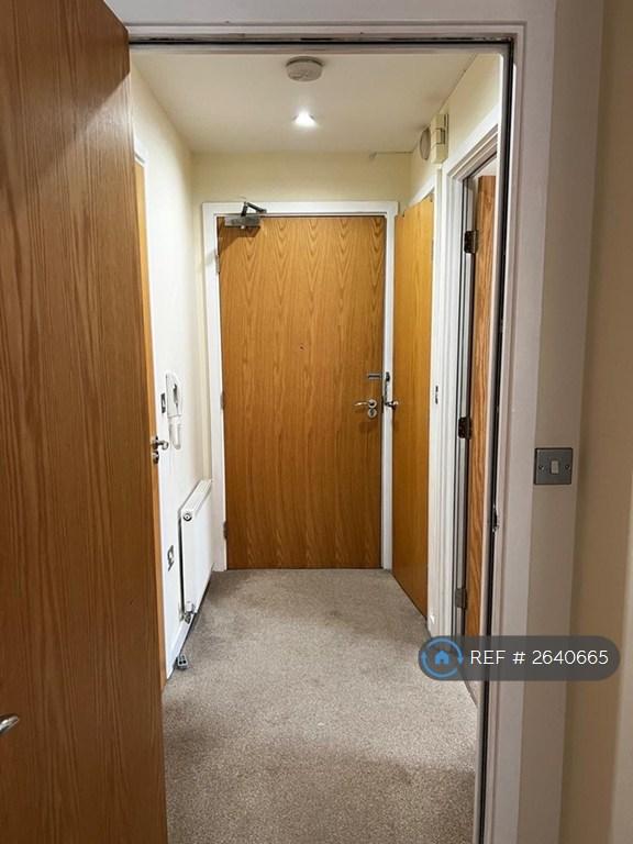 1 bedroom flat in Rose Court, Solihull, B90 (1 bed) (#2640665)