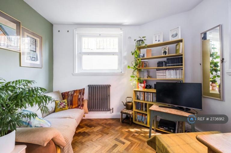 2 bedroom flat in Whitechapel, London, E1 (2 bed) (#2736912)