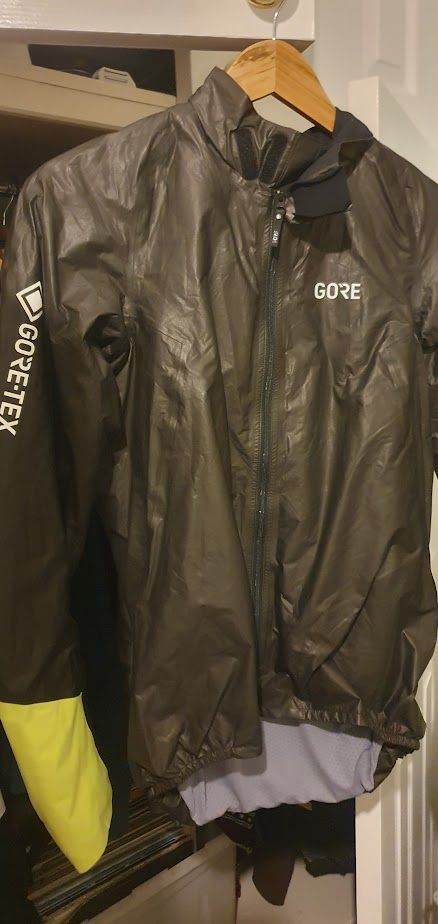 Gore insulated shakedry cycling jacket
