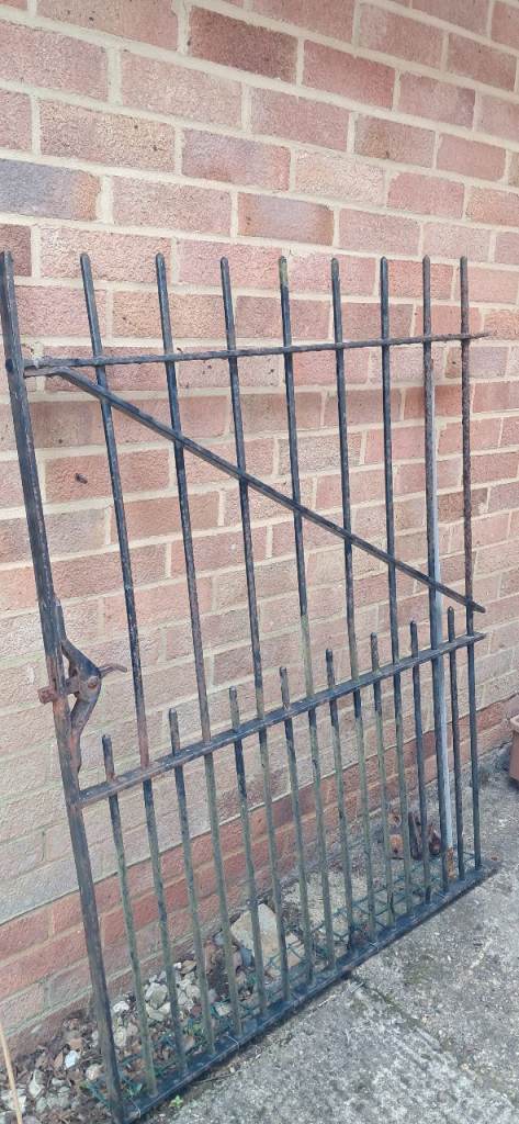 Cast iron gate 