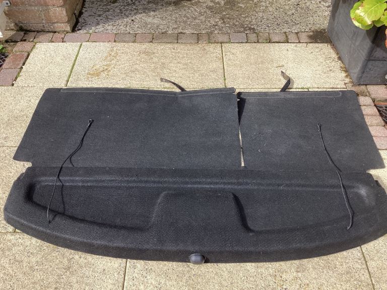 Car boot shelf