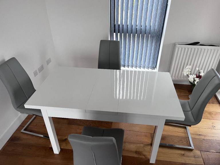 In great shape - Argos Home Lyssa Gloss Extending Table & 4 Grey Milo Chairs for £50