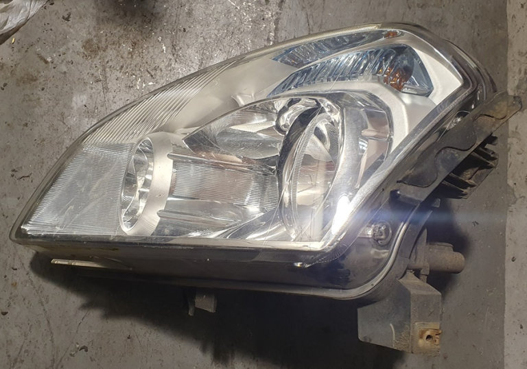Nissan Qashqai Left Side Headlight 2009
