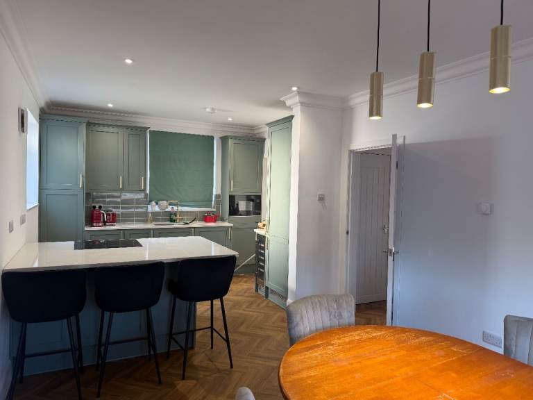 Edit Newly Renovated 4-Bed House Near B/Uni BILLS INCLUDED