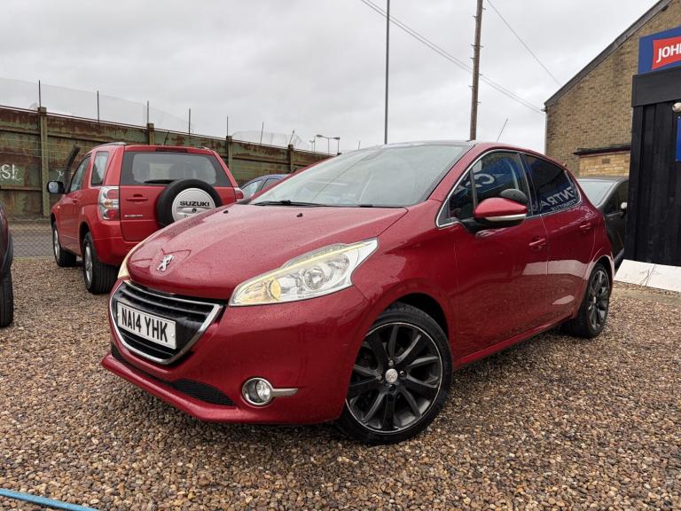 PEUGEOT 208 1.6 e-HDi Feline 2014