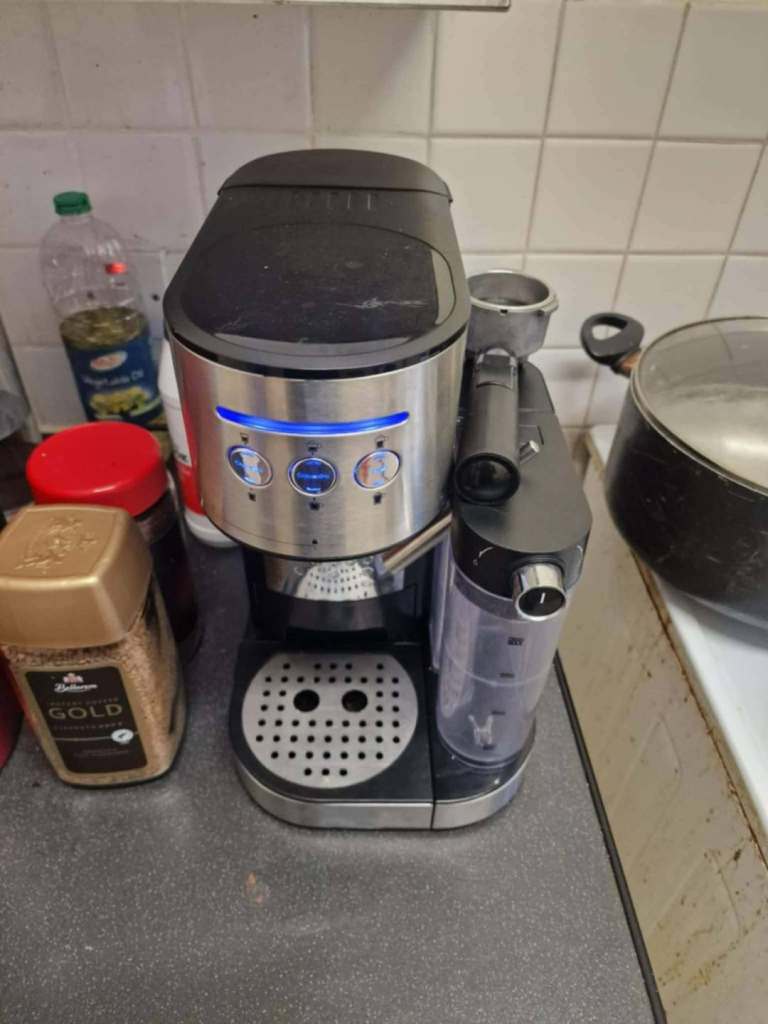 Coffee Machine with milk frother for sale 